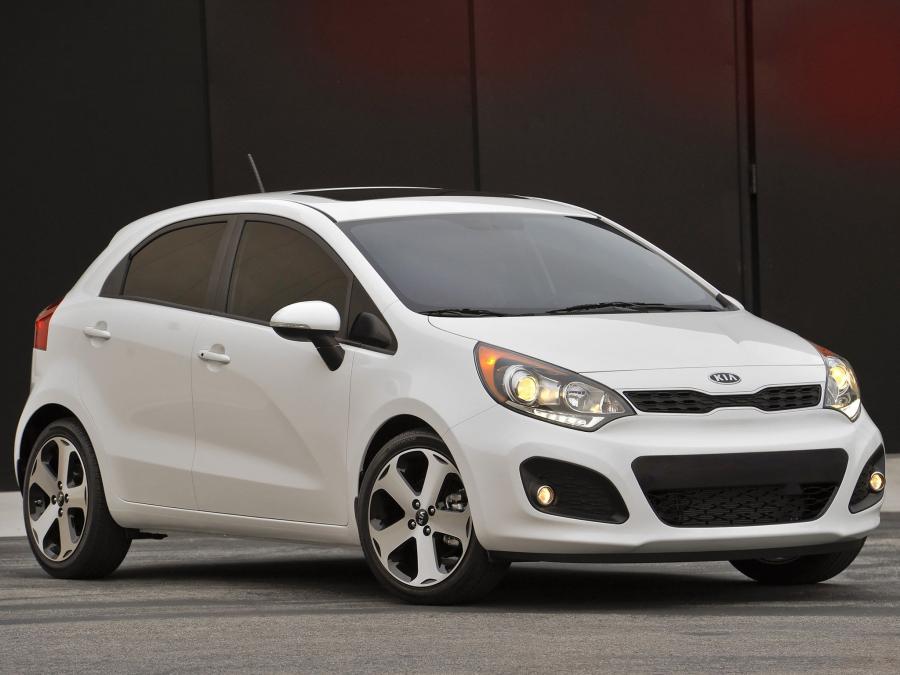 Kia Rio 5-Door 2011 года  (US) (фото 12 из 76)